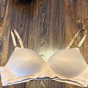 Victoria’s Secret Wireless Dream Angels Bra